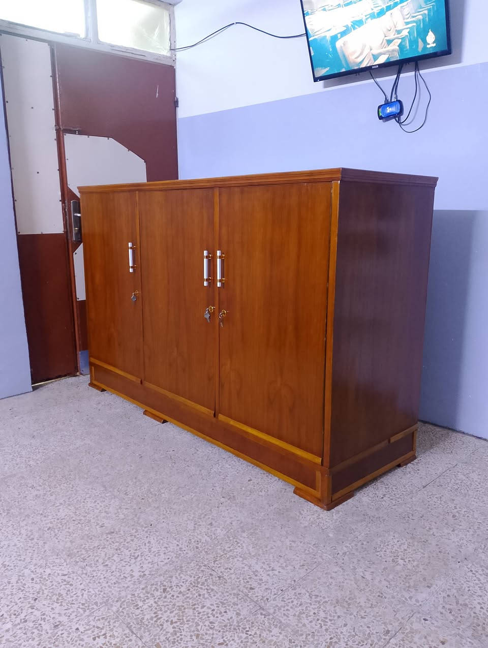 للبيع مناميه 3 ابواب خشب عراقي صاج شغل توصي نظافة 80 الطول 185 العرض 60 الارتفاع 120
العنوان جانب الايمن يرموك الثانية قرب سوق المعاش السعر 120 الف وبي مجال للطيبين 😊 شراي اتصل ***********
***********
