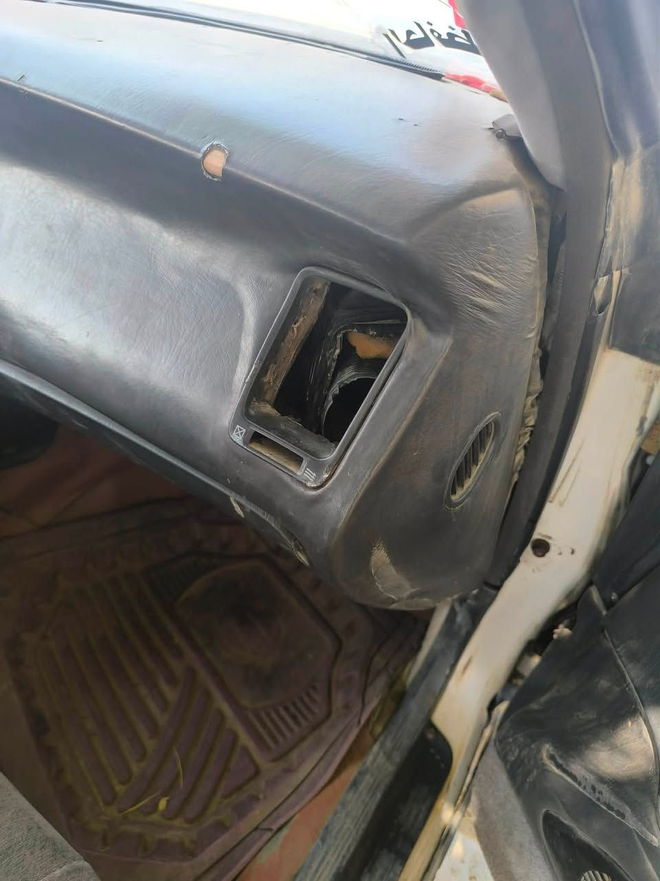 بسبب الوعود الكاذبه. تم إعاده الشر. السعر 35وبيه مجال تعال وتدلل
السلام عليكم سياره مكفوله كص نقل جثه مكفوله من كلشي تبريد كان ثلج فصل وحده طلع غاز خالص بيه جاملغ صوب العبري الكدام مبدل او مآبي شئ الخاص مفتوح رقمي  مكاني نجف كوفه حي ميسان***********
