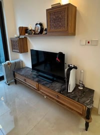 للبيع ميز وسطي وميز تلفاز بالكامل السعر 400 الف اتصال فقط 07715719592