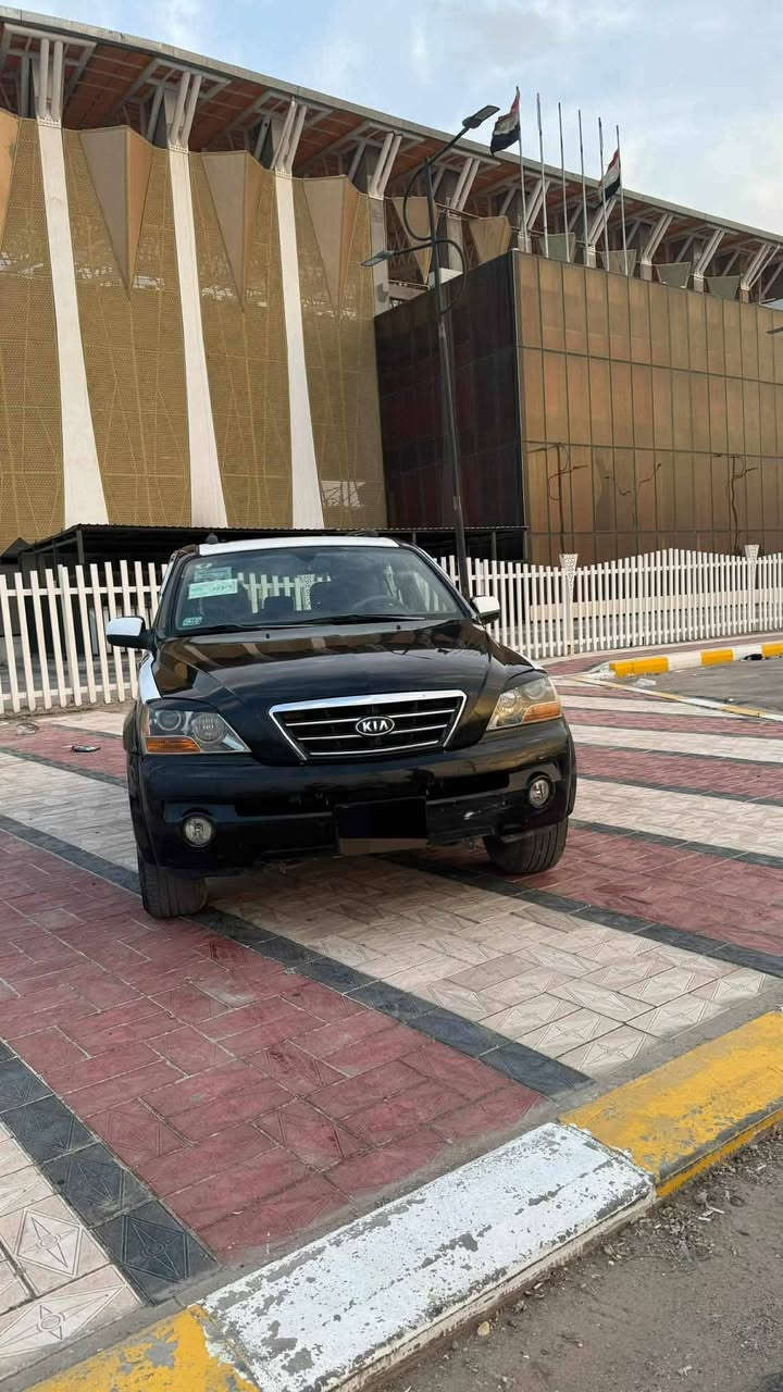 كيا سورنتو المراوس بجارجر او اوباما
مديل 2008 وارد امريكي
محرك 6 سلندر بلادي
رقم بغداد  مشروع وطني 
مواصفاتها
فورويل دفع رباعي + فتحة سقف + كشنات جلد
+ تدفئة كشنات + تبريد تدفئة + شاشة + تحكم ستيرن + لايت عالي زنون + باتري جديد 
محرك و كير(  كفاله )
 وارد امريكي ضربتها جنطه +
وبالعراق+ تبدیل باب الصدر مكاني ناصريه ***********
