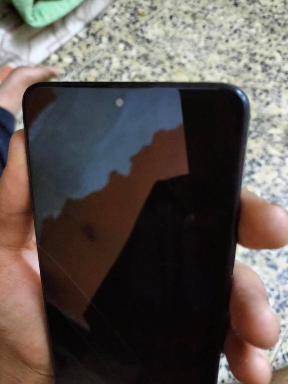جهاز بوكو اكس ٦برو ذاكره ٥١٢ الجهاز ممفتوح فقط الشاشه بيه ضربه والكاميرا جاي انضف بل سماعه ونزرفت كامت تعبر وصاخه عل كامره سعره ٢٢٥ بي مجال بغداد دوره*********** وتساب وتدلل
