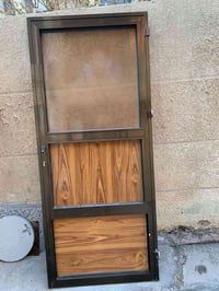 قاطع المنيوم مع باب قياس العرض 4الى عشره سانتيم وطول اكثر من مترتين لو...