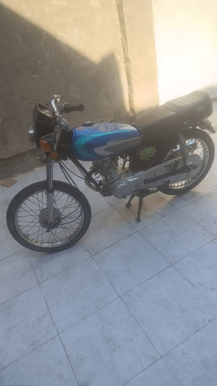 نامة بلادي اصلي موديل 20 أوراق اصولي 
سعر 550 وبيها مجال قليل باقي التفاصيل خاص مكاني حي العسكري شارع 30

***********

