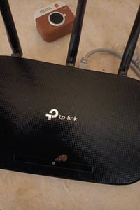 راوتر للبيع 30الف 07719184576 شنو موديل الراوتر بالضبط من TP-Link؟ وهل...