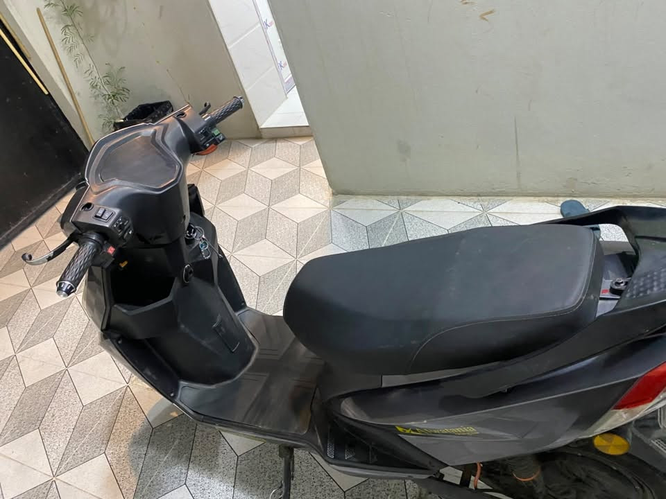 السلام عليكم عندي دراجه شحن للبيع دراجه حلوه او نضيفه رقم *********** دراجه حيل حلوه او نضيفه تثبيت سرعه لايت زينون عالي ناصي بي يعوزه اشويه ترتيب قيم بي ما يرضي الله تعال خاص او ادلل
