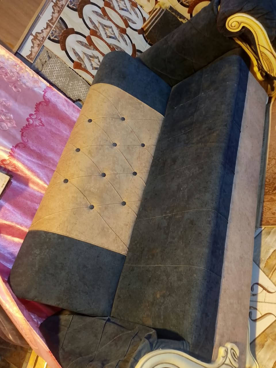 كنب • حي ميسان