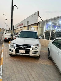 باجيرو 2017 مكفوله سياره جديده كلش ماشيه 82 الف 07732070074