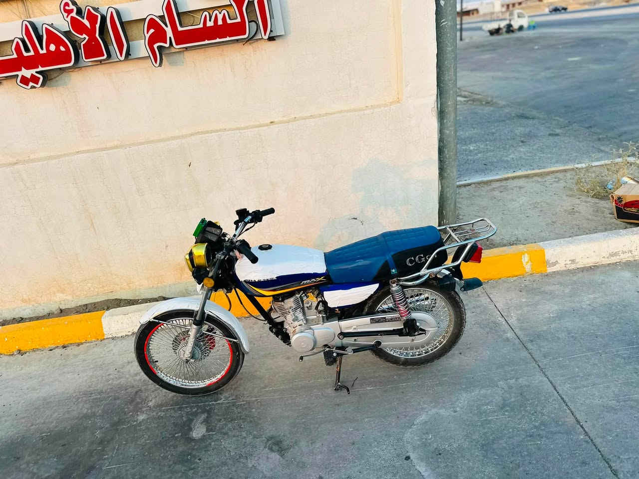 السلام عليكم مستعجل عل بيع للبيع تايكر سونك 2024 باب اول مبدل ولفات دراجه نضيفه كهربائيات شغاله تايرات جدد السعر 530 بي مجال الاتصال ***********مكاني تكريت

