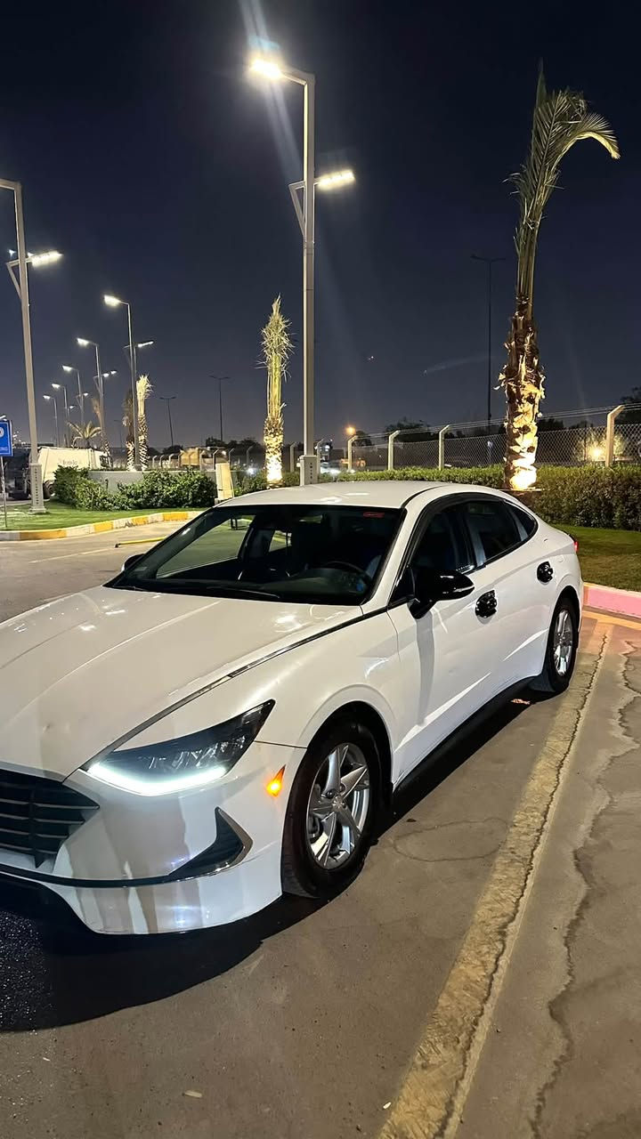 السلام عليكم 🫡(Hyundai Sonata)
للبيع او مراوس حسب القناعه 
مديل 2020 
المحرك:(2.5L GDI MPI DOHC) 4 سلندر  برغي ما مفتوح بيه 
كير AT 
8 نمر 
ماشيه 55 الف ميل 
المواصفات : 
اوتو هولد و Auto Stop
سايد برك بصمه 
رادار امامي خلفي 
تحديد مسار 
قياده اليه 
اربع مودات قياده CUSTOM /SPORT/NORMAL/SMART
اناره LED
كامره دوراه 
شاشه كبيره Apple CarPlay
تحكمات جهتين 
وبعد بيه هواي مواصفات  
والسونار موجود بالمنشور 
العنوان بغداد الغزاليه 
للستفسار رقم ***********
