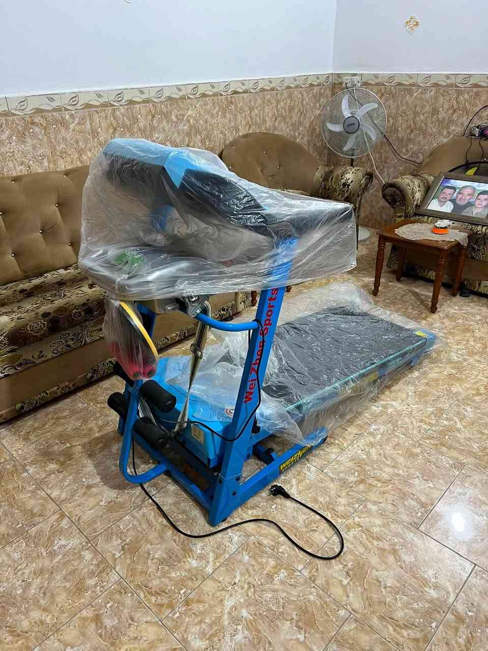 سلام عليكم جهاز جري رياضي لبيع شاشه لمس سماعات خارجية بي وضع جبلي وا جهاز حارق دهون لاستفسار ***********
