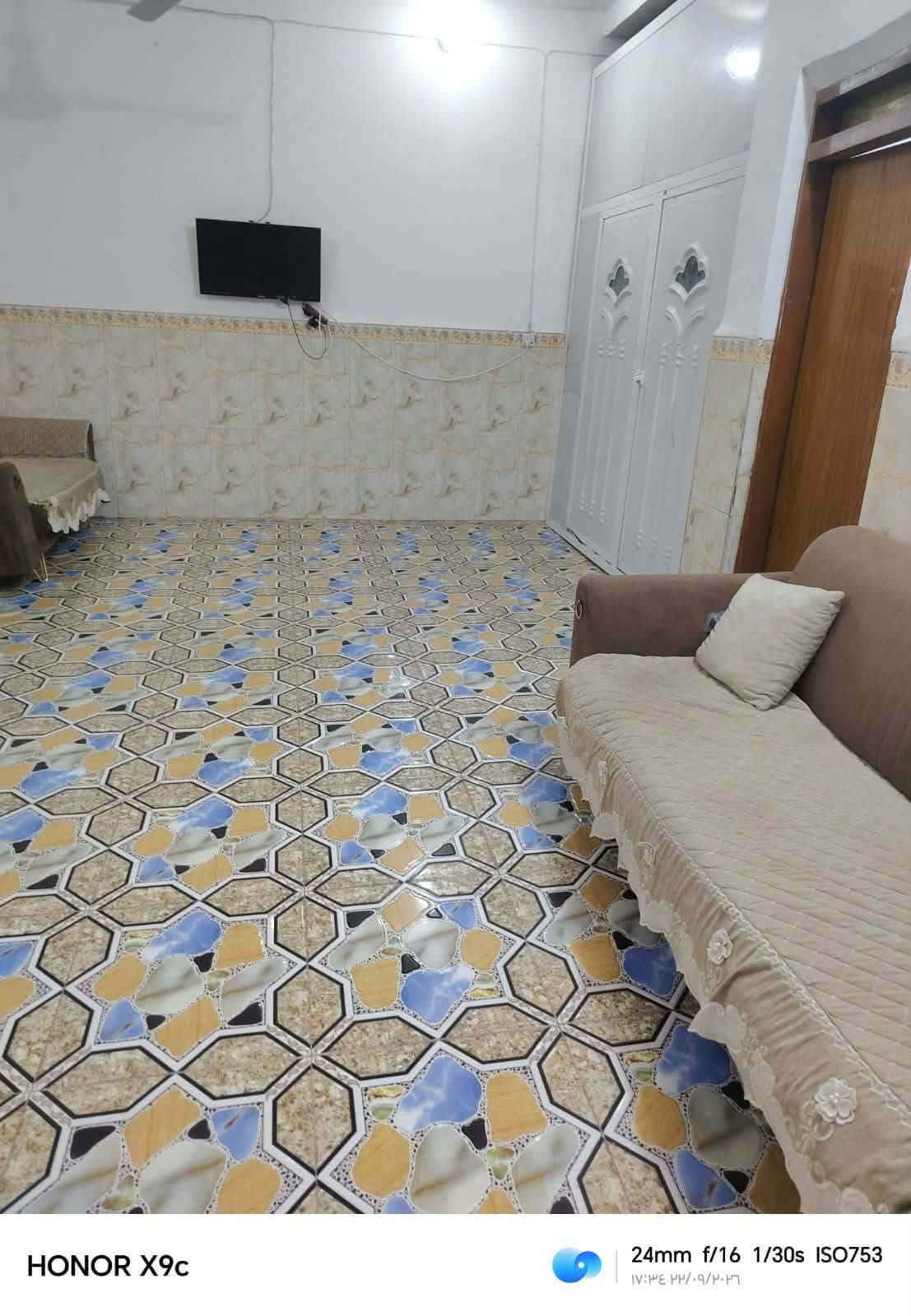 دار سكن زراعي قانون ٢٥ مساحته ٢٠٠ متر حي زليزل بصف الركن قرب سيد عبد الجمراوي الأساس طابوك والبناء بلوك والسقف عكاده تحتوي على ١ غرفه نوم واستقبال ومطبخ وصاله وصحيات جاهز للسكن كما هو موضح في الصور أدناه للاستفسار... مراجعه- مكتب القريني للعقار - واسط- الزبيديه- الجمعيه- بالقرب من السايدين *********** او ***********

نص مكتوب في الصور:
- HONOR X9c
- 24mm f/1.75 1/100s ISO356
- ۱۳:۱۹ ۱۴/۰۹/۲۰۲۶
- HONOR X9c 24mm f/16 1/120s ISO100 ١٧:٣٤ ٢٢/٠٩/٢٠٢٦
- HONOR X9c 24mm f/16 1/50s ISO100 ١٣:١٩ ١٤٠٢/٠٩/٢٠
- ١٣:١٩ ١٤٠٢/٠٩/٢٠
- 24mm f/1.75 1/1042s ISO100
- ١٣:١٨ ٢٢/٠٩/٢٠٢٦
- HONOR X9c 24mm f/1.75 1/791s ISO100 ١٣:١٨ ٢٢/٠٩/٢٠٢٦
- HONOR X9c 24mm f/16 1/120s ISO145 ١٧:٣٤ ٢٢/٠٩/٢٠٢٦
- HONOR X9c 24mm f/16 1/30s ISO753 ١٧:٣٤ ٢٣/٠٩/٢٠٢٦