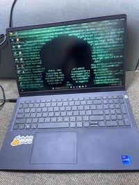 للبيع: لابتوب Dell Vostro 3520 (بحالة الوكالة!) 💻🔥 إذا كنت تبحث عن جها...