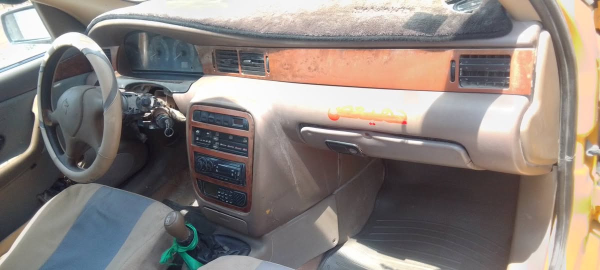 سمند 2010 رقم بغداد انكليزي شرط تحويل 
هيئة غرامة مصفرة 

محرك وكير لا تبخير ولا تنقيص 

حدادية مضبوطة 
دواخلهة حلوة 

تبريد طفة الفان عندي وعوزة غاز 
بيهة تلحيظات بسيطة 
قفلهة 22 ورقة 
تفاصيل اكثر اتصل 
***********
