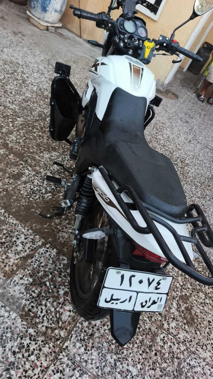 سلام عليكم دراجه البيع RK 200cc
مستعجل ع بيعته 
مكان بغداد البياع سويب 
 سعر 2400 وبيه مجال الشراي 
وياه خوذه و صندوك 
دراجه مكفوله عامه 
مو باسم شركه
رقمي  ‏‪***********‬‏ واتساب
