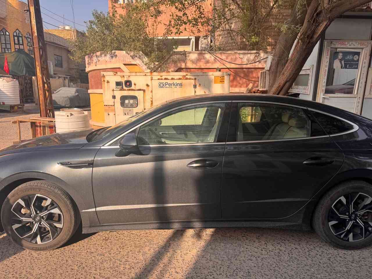 السلام عليكم سيارة سوناتا موديل 2024 وارد امريكي 
كفالة عامة عدى خشم البنيد 
السيارة رقم بصرة حرة بسمي ثاني يوم التحويل 
ماشية 20 الف كيلو 
السعر 188 ورقة وبيهة مجال بسيط للطيبين 
الرقم *********** البصرة, العراق
