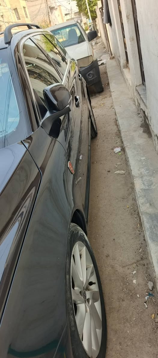 فولفو ١٥ جاهزه بيها صبغ قطعتين مال مطار وربع جاملغ خلفي بلاديه تبريد ثلج السعر 85 بيها مجال ***********
العنوان بغداد
