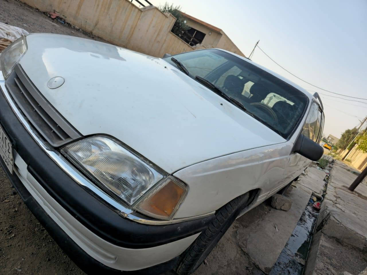 سلام عليكم اخوتي عندي هاي سيارة موديل ثنين وتسعين  شرط تحويل  سيارة مصبوغة عام جمالية يعني بدون حادث بيها مكانات معحون سيارة كلها شرط مكينة وكير كلو شرط سعرها 27وبيها مجال اخوتي  *********** ممتواجد ع فيس خبرع رقم وتدلل
