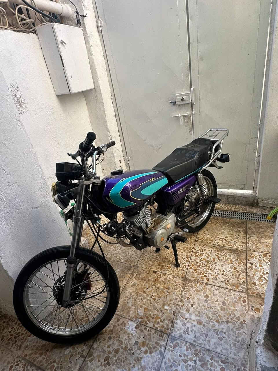 السلام عليكم
دراجه 4كير اصولي 21محرك ما مفتوح بس بيه خيط بخار خفيف 450قفل بدون عمله رجأَ ***********
