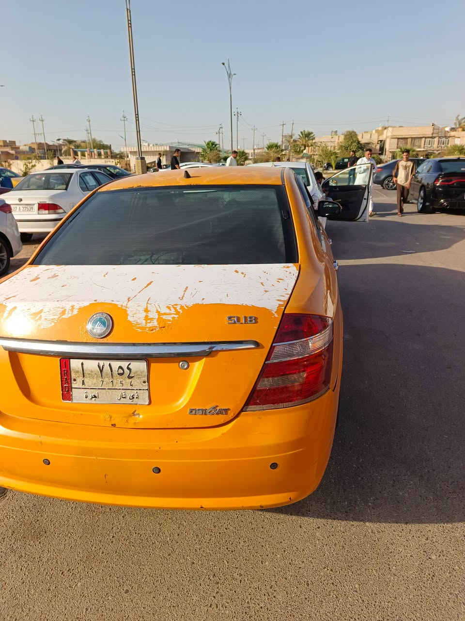 السلام عليكم 
جلي موبل موديل 13 مكينه وكير كورله النحله 1800 كفاله عامه  ارقام ذي قار رقم الماني  سنويه 25ساقطه. السياره باسمي مداور ثاني يوم  مكان الشطره  اتصل   ***********
