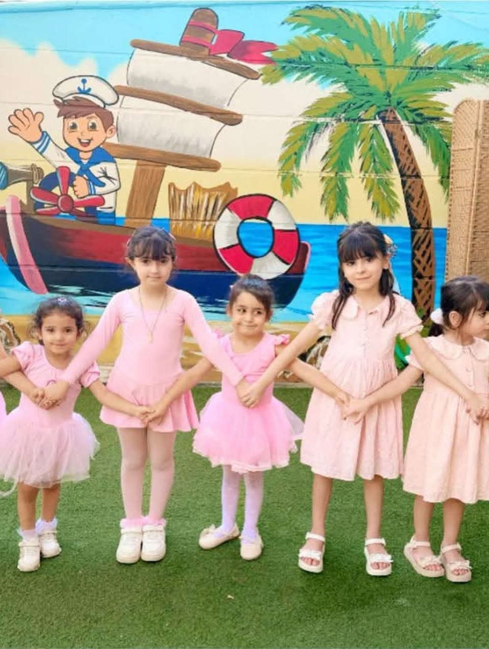 تعلن روضه وحضانه القبطان الصغير عن فتح باب التسجيل لأطفالنا الحلوين 

-تدريس منهج الاول الابتدائي (عربي انكليزي رياضيات علوم اسلاميه )لمرحلة التمهيدي  

برنامج ترفيهي تعليمي الاحرف والارقام العربي والانگليزي لجميع المراحل 
-محادثه باللغه الانكليزيه 
-السينما 🍿🍿
- السباحة 🏊🏽‍♂️🏊‍♂️🏊🏼‍♂️
-فن الرسم والاعمال اليدويه 🧋🎨🎨
- فن الاتكيت 🍴🍽🥄
- نشاطات حركيه 🏓⛹🏿🎳
- مسابقات وقصص📕📗
- نشاط الكراتيه🤺🥋
-نشاط. الباليه 🧚🏻‍♂️👯‍♀️
نستقبل الاطفال من عمر ٤اشهر الى عمر ٦ سنوات  ( تعليم ، ترفيه ، رعاية ، اهتمام  ، تطور مهارات ) 
أوقات الدوام تكون من الساعه (6:30صباحا إلى 1:00ظهرا ) دوام اضافي للساعة 3:00عصرا
خصم خاص للاخوه  👶🏻👧🏻
(جميع الدروس تقدم عن طريق اسلوب التعليم الحديث وليست وسائل التدريس التقليديه )
ملاحظه:
 تعقيم مرتين في اليوم لغرض السلامة ، نظام تعفير للروضه ، جهاز فحص الكتروني لحرارة الاطفال  
واجب علينا ان نقدم لكم كل ماهو جديد ومميز 😍😍
تتوفر لدينا خطوط لنقل الطلاب 🌹🌹
العنوان: بغداد -الشعب - شارع الاسواق المركزيه/ الشارع المقابل كليه الامام الكاظم الجامعه/بعد الاستداره مباشرتاً / وبعدها اول فرع على اليمين
للاستفسار مراسله واتساب او الاتصال على الرقم  : 
‏***********
