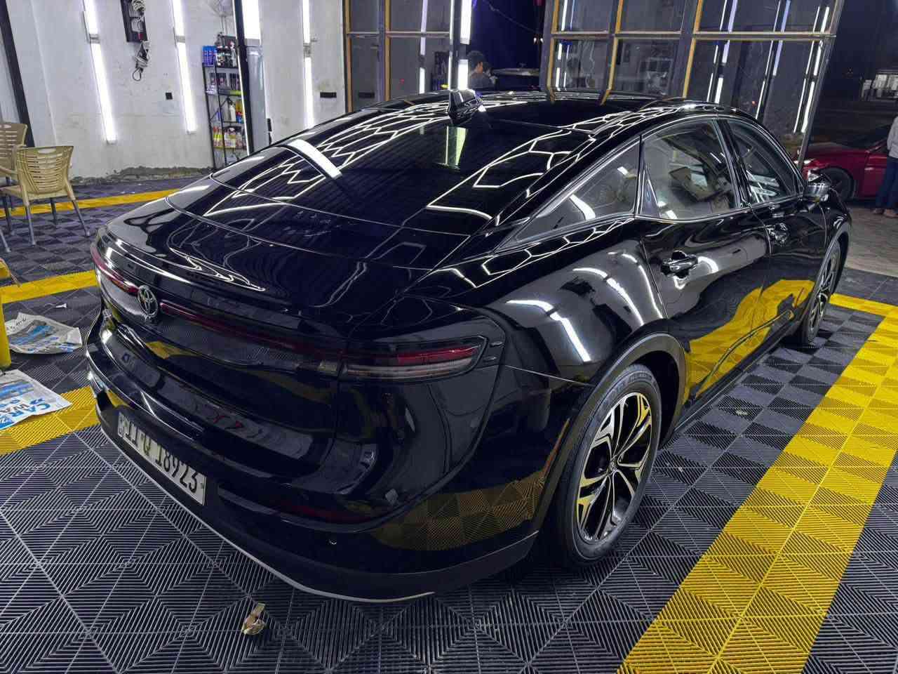 تويوتا كراون 2023 لمتد فول فول مواصفات للاخير
ماشيه 49 الف مايل

السياره حادثها جانبي بس مفتوح البنيذ اثر تصليح فقط بدون صبغ
السياره مبدل باب وجاملغ ايمن جهه يمين والجاملغ امامي جهه اليمين صبغ 
الباب مال صدر مابي شي
وقبق جنطه صبغ فقطط

السياره رايدها 265$ وبيها مجال
شوف خواتها بالسوك 340$ وفوك

السياره 265$ وبيها مجال
للاتصال : ***********
