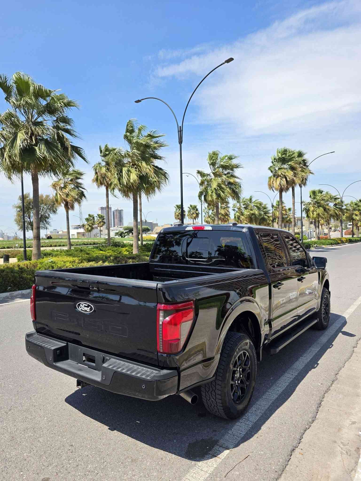#f150للبيع
2024 XlT (fx4)
V6 3.5 turbo 

السعر: 355$$ 

ماشيه: 14000 mi
دبل أكسل(4x4)
قفل اكسل
٦ سلندر
كيجات دجتال
كشنات امامي هيتر
كشنات امامي تحكم كهرباء
سلم خلفي
كير طرح
كير ١٠ نمر
شاشة جبيرة
كاميرات ٣٦٠ درجة 
حساسات امامي خلفي
اشاير بل مري
نقطة عمياء
تشغيل عن بعد 
رادار امامي+ خلفي
مرايات هيتر 
باب طويل بدي قصير (المرغوب)
كير و محرك و أكسل حدادية كلة بشرط

 ٢ جاملغ امامي صبغ
بدون ارباك بدون دواخل بدون شاصي

مكان سيارة أربيل
للاستفسار: ***********
فقط بيع بدون مراوس
