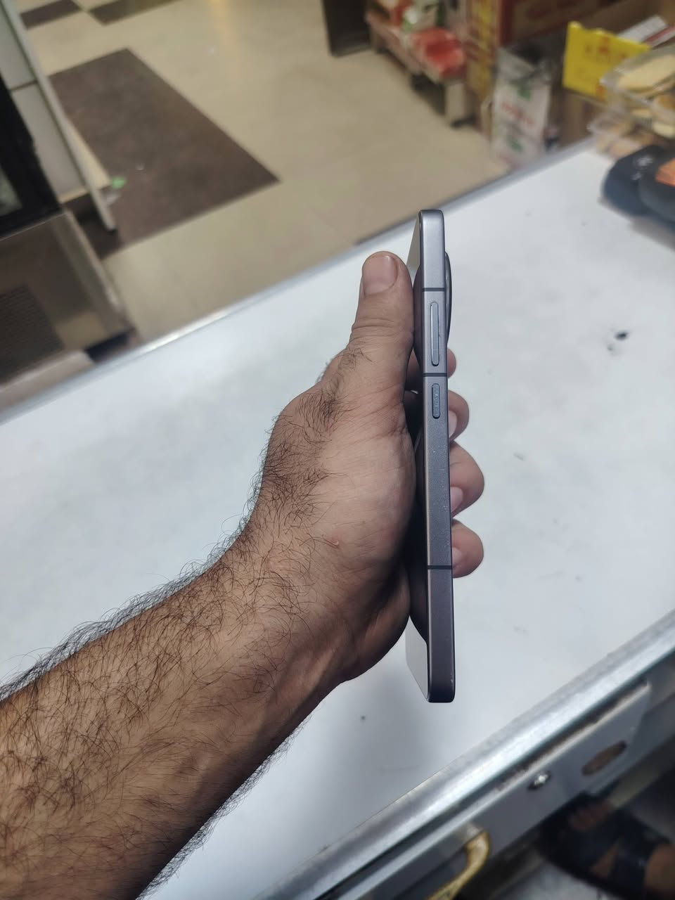 سلام عليكم للبيع جهاز بوكو F7برو او مراوس بايفون  الرقم ***********
