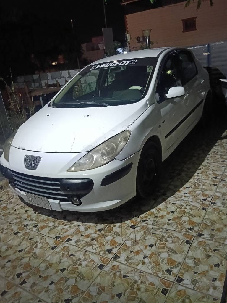 بیجۆ307
مۆدێل2006
تەبریدی زۆر باش ئیش دەکات
سەیارەیەکی جاهیز و بێ کێشەیە 
نرخیشی گونجاوە 27گەڵا و مەجالێکی کەم
مشتەریت ئەتخەمە سەر چاوم
بفەرموو لەنزیکەوە سەیرێکی بکەو خاتریشت دەگرم،ئەوەش ژمارەکەمە*********** السليمانية, العراق
