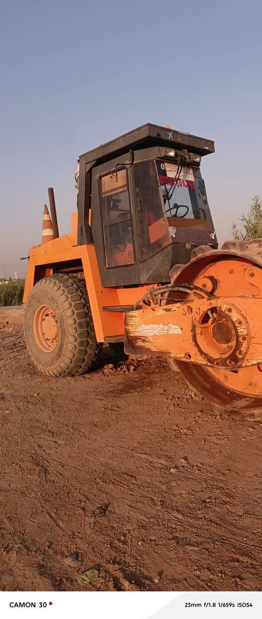للبيع بوماك 213
مكينه جاهزه موديل 95 
رقم سليمانيه تحويل مباشر 
تبريد شغال 
 مكانه واسط العزيزيه 
تواصل ***********
السعر 290 وبيه مجال
