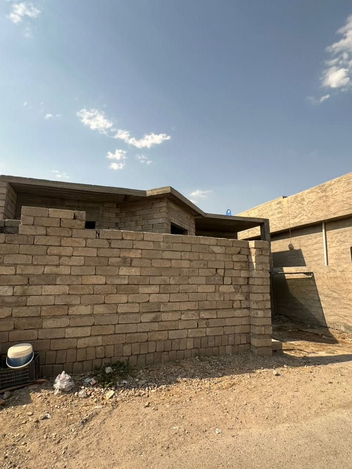 السلام عليكم بيت البيع بحي الفرسان عند جامع روف رحيم مساحه 200
سعره ب 33
رقم. ***********
