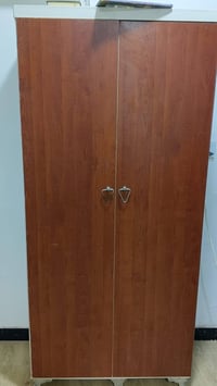 كنتور بابين وميز نضيفات لببيع ثنينهن ب 100 عنوان حي الجهاد  للاستفسار ...