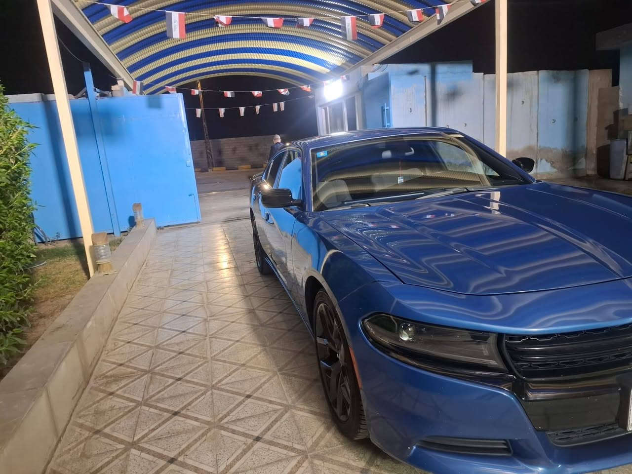 للبيع – دودج تشارجر SXT موديل 2023
* موديل: 2023
* الفئة: SXT
* المحرك: 3.6L Pentastar V6
* القوة: 292 حصان
* ناقل الحركة: أوتوماتيك 8 سرعات
* نظام الدفع: خلفي (RWD)
* العداد: 18,821 كم
* اللون: أزرق
* شاشة لمس Uconnect
* Apple CarPlay وAndroid Auto
* تشغيل بصمة (Push Start)
* دخول ذكي (Keyless Entry)
* كاميرا خلفية
* مثبت سرعة
* تحكم بالمقود
* تكييف أوتوماتيكي ثنائي المناطق
* جنوط رياضية
* وسائد هوائية متعددة
* نظام مانع الانزلاق والثبات الإلكتروني (ESC)
* نظام مراقبة ضغط الإطارات (TPMS)

السيارة جاهزة للفحص بأي مكان، ولا تحتاج أي مصروف.

السعر المطلوب: 21,000 دولار     210 ورقه  قابل للتفاوض بالمعقول@ مكان السياره صلاح الدين قضاء بلد 
غير متواجد على النت اتصل وبيك خير وتدلل 
للتواصل ***********
