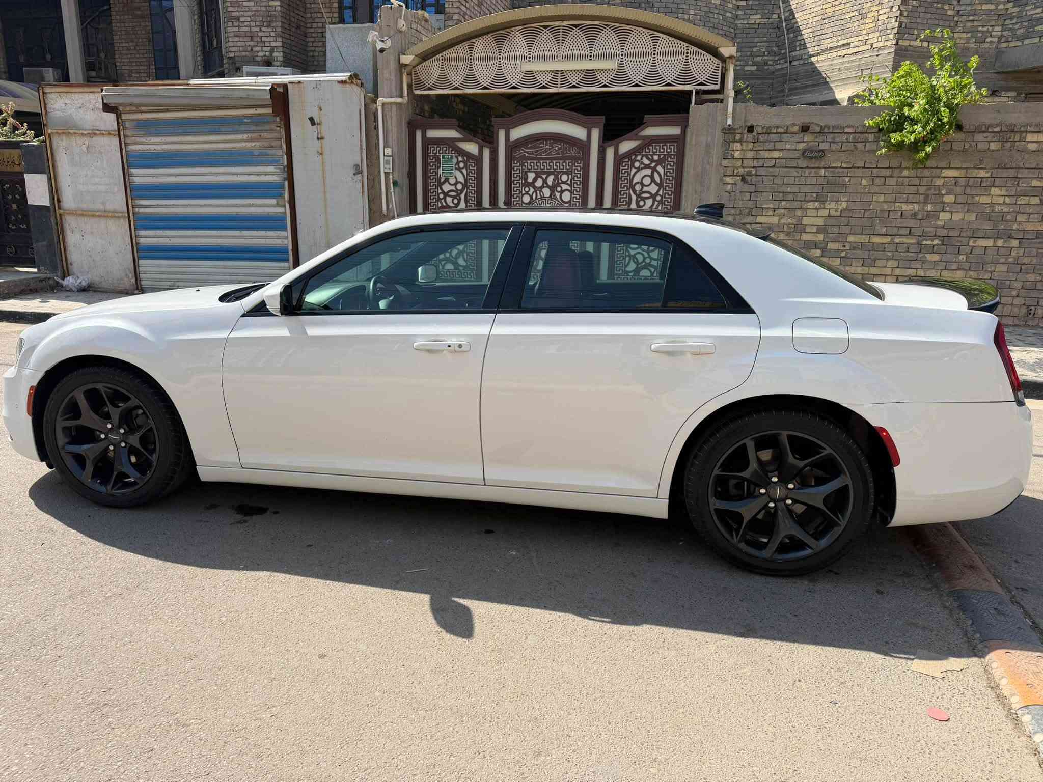 السلام عليكم من رخصت الادمن اوبامه 2020 S اصل قماره سوده بلاديه سياره فول لمتدد ما عدا البنرامه حساس امامي خلفي كشنات جلد احمر بلادي كشنات خزن تحكم كشنات كهرباء برده خلفيه اشاير بلمري شاشه جبيره شفتات هيه فول مواصفات Sكلشي بيها السياره حادثها مال امريكه طعجه  ومسويها بارد اقل الشبر  بدون فتح بدون تبديل حته الدعاميات بلاديه صور الحادث موحوده عندي الي يريد يدخل حاص ادزهن اله سياره نضيفه ماشيه 86 رقم بغداد بسمي تحويل ثاني يوم رقمي ***********
او مراوس بتاهو او جمسي
