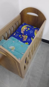 سرير اطفال • جديده • زبير