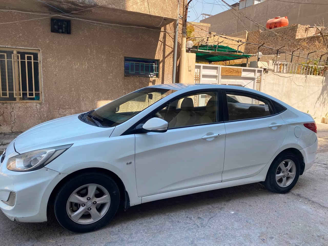 السلام عليكم
اكسنت 2013 خليجي للبيع 
مكينه 1600 دوش 
دكشن عالي 
تبريد ثلج خير من الله 
دبل قطره 
تحكمات ستيرن 
اشاير بلمري 
شاشه كأمره 
رقم إنكليزي 
ماشيه 183 
كير ومكينه مكفول 
فقط بارد 3 أماكن  ع كد شبر 
السعر 90 وبيه  مجال 
*********** 
مكاني بغداد الكرخ شارع حيفا
