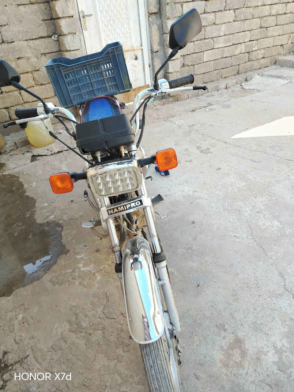 سلام عليكم  من رخصة ادمن ماطور ناما لبيع
موديل 2019
محرك معمر بستن وكور   كهربائية كامل ماعدة دشبول  
 ماطور  يعوزلو باتري و هورن  فقط  ماطور شغال  مال شغل 
مكاني الرشيدية رجااا الي مو شراي لايتصل ***********
السعر 400 بيها مجال  رجااا لاتكسر حلال الناس تحياتي لكم
