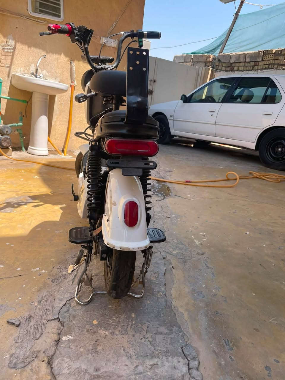السلام عليكم درجه حجم 14 بدون بطاريات بيه مكان الحيم درجه بنزات تيراتجديد كهربائيات وضفيره جداد يعني كامله عده بطاريات لنطيك بيه ضمان شرط شغل. ملف نضيف احلوه مكان بغداد المدائن سعره 125 بيه مجال قليل. رقم تليفون ***********
