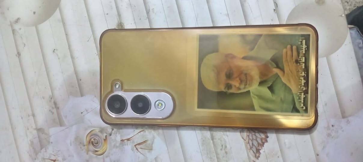 السلام عليكم جهاز اخو الجديد للبيع اسمه Vivo صارلي شهرين من شتريته استعمال شخصي ذاكرته ١٢٨ ماداخل صيانه ابد ومكفول من اي عطل حيل نضيف السعر ١٧٠وبي مجال قليل مكاني كربلاء اتصل ***********
