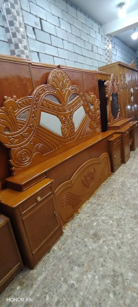 السلام عليكم غرفه كامله ام الخمس بيبان شغل درجه اولى تسكام غرفه كامله وجاهزه اي نقص ما بيها نظيفه كلش اي نقص ما بها موديل حديث كلش حلوه السعر 650 شامل الشد والتوصيل مجاني داخل النجف والشراي يتصل ***********
