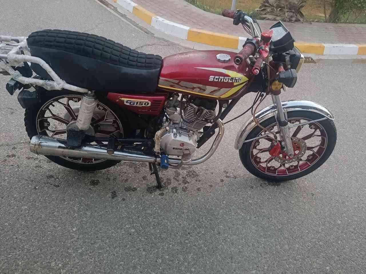 السلام عليكم
ماطور سونك موديل 24 نضيف محرك مفتوح  كلشي شغال كهربائية شغاله سلف تشغيل عن بعد ريمون محرك شرط لا صرف ولا بخار شاشه تشتغل السعر 600 بي مجال قليل الموشراي لايخابر ويراسل الشراي اتصل ***********
