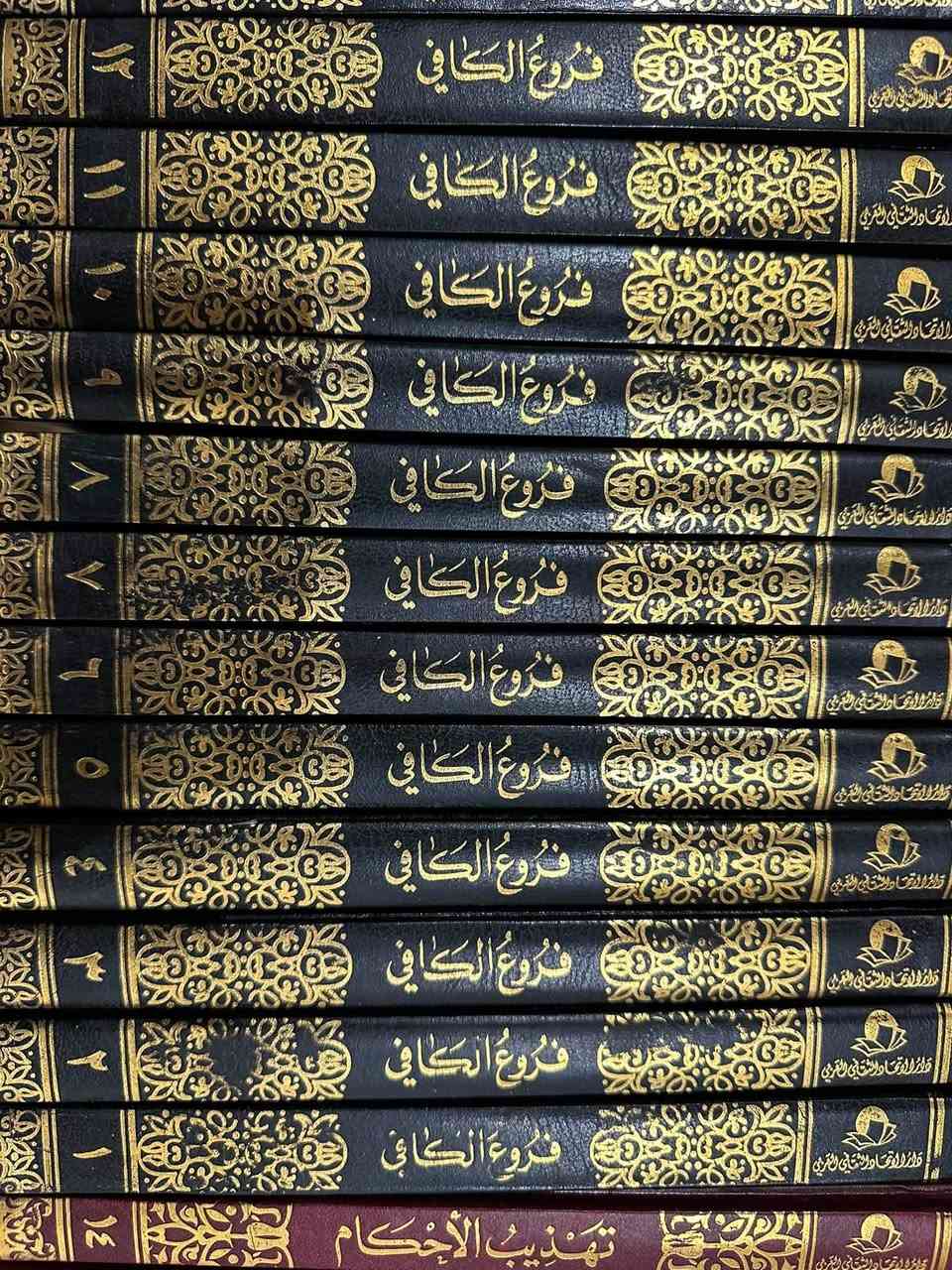 السلام عليكم اخوان عندي هاي كتبي اريد أبيعها لان مكان ماكو و بالنسبة للأسعار كلمن و سعره تريد تراسلني واتساب ***********
