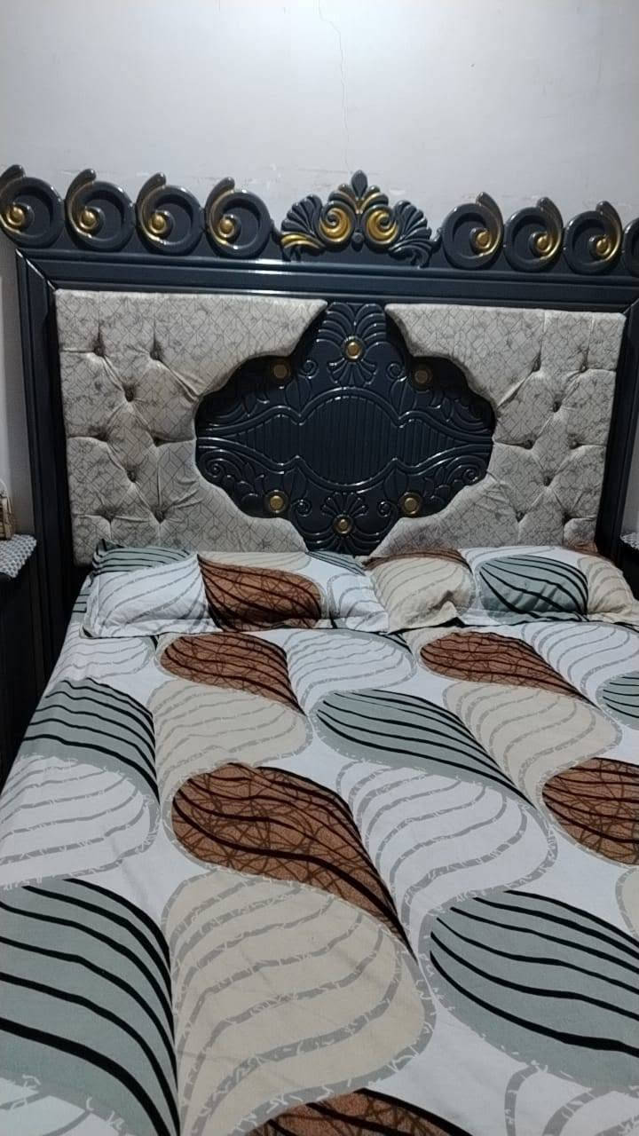 غرفة نوم للبيع نضيفه نجاره عراقيه
***********
