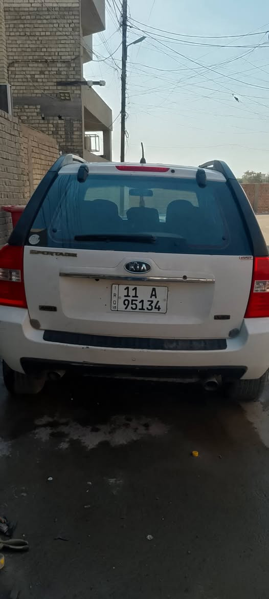 السلام عليكم كيا سبورتج موديل 2008 أمريكي V6 (2700) فور ويل حادث جاملغ خلفي الأيمن بجم كبس الشركه ليبل واحد 
بيه بدايه خيط تبخير
 مراوس أو بيع 
متواجد رقم و واتساب
 ***********
