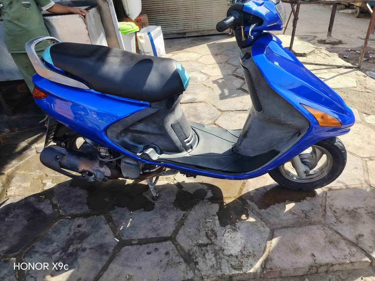 اتصال عله لرقم ***********

نص مكتوب في الصور:
- HONOR X9c