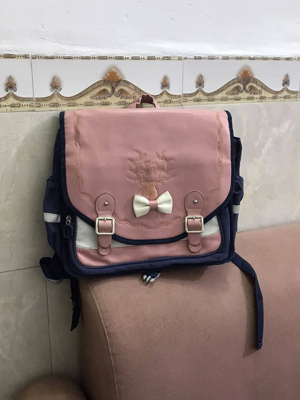 ملابس مدرسة بناتية 
سعر الصدرية ٧
القميص ٣  
***********
نهاوند الثانية عمارة, ميسان
