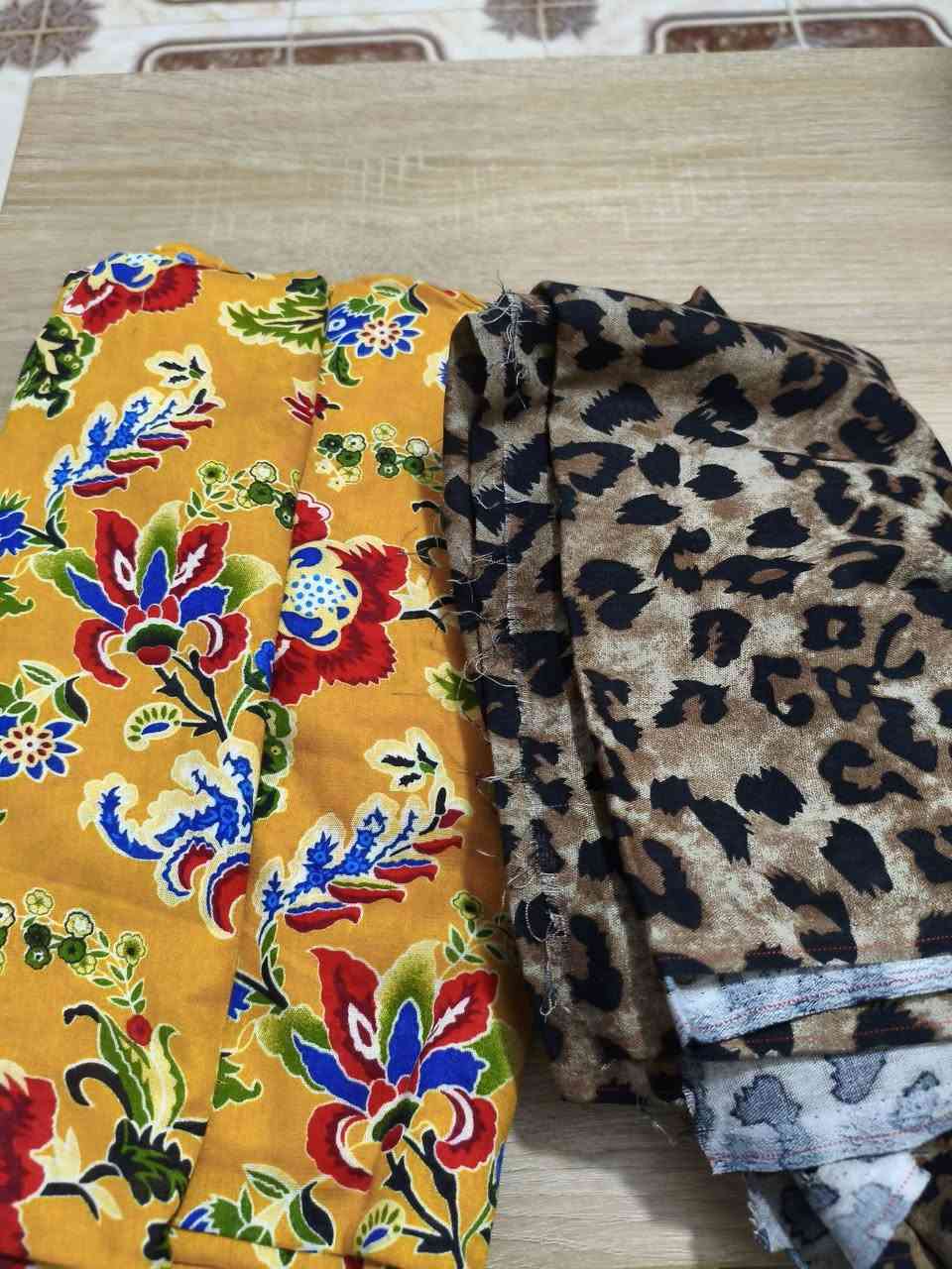 يوجد لدينا وشاح صلاة 
وقطع قماش كشمير بأسعار مناسبة جدا 
يوجد توصيل لكل المدن 
بالإضافة توصيل داخل الخالدية 
للاستفسار ***********
