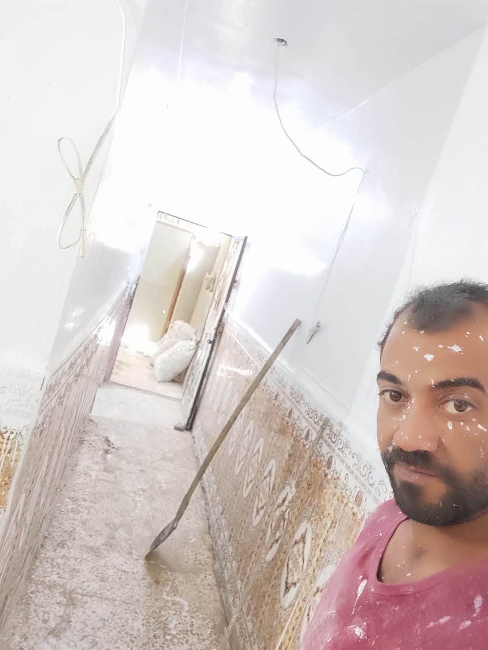 كادر 🏠صباغ  عام و ترميم بيوت  ومعالجة رطوبه وكافة انواع صبغ *********** تواصل 📱بٱدارة  علي صباغ
