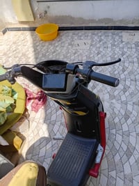 دراج شحن • ٤ بطاريات • شاشه واكفه