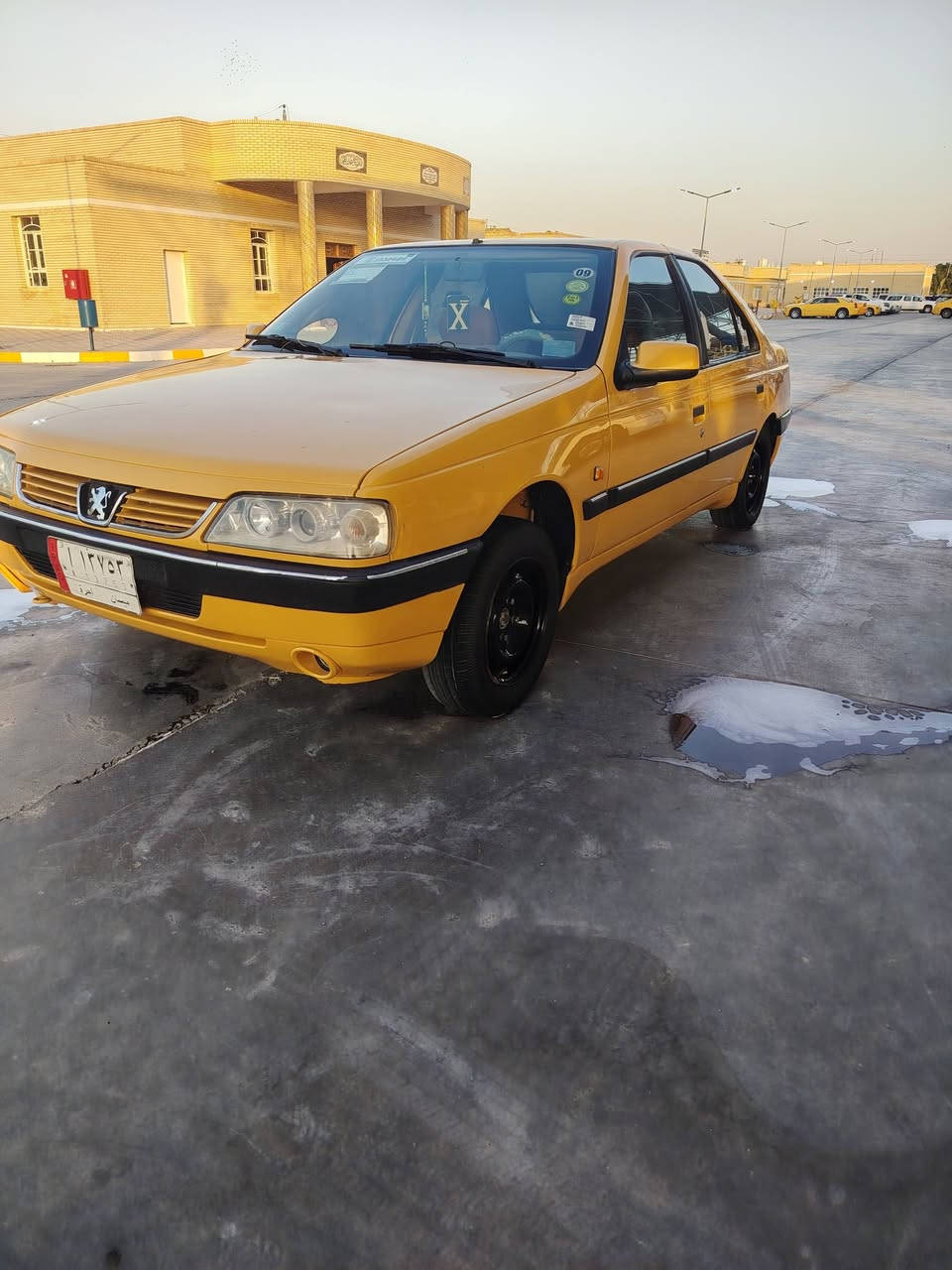 سلام عليكم بيجو 405 البيع موديل 15 تخم تاير مكينه جديده وجاهزه *********** بكلف بالنشر
