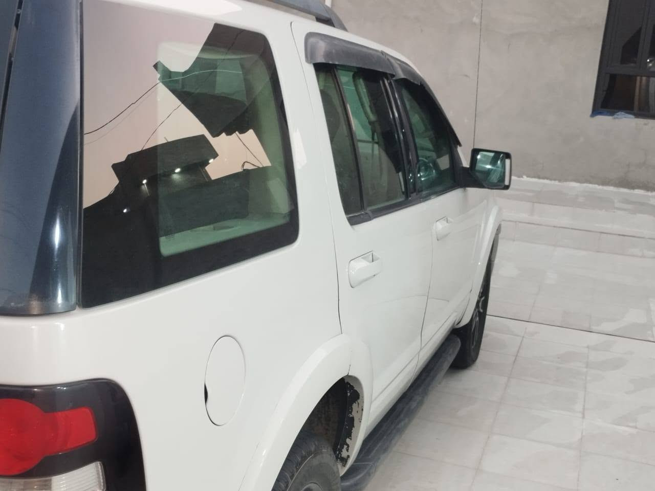 السلام عليكم اخوان فورد اكسبلور مكفولة كفاله عامه فقط بارد خشم البنيد 
 السيارة مديل 2010  محرك V6 4000 المرغوب 
رقم بغداد  بأسمي تحويل مباشر 
جاهزه من كلشي حدادية صدر تايرات تبريد منضومة بانزين 
باتري كير محرك بشرط الراغب بالشراء سعر السياره مناسب 
110 ورقة شدة وعشرة اوراق بيها مجال قليل حك الجيه مكانها الانبار الفلوجة 
التواصل على الرقم :
‏‪***********‬‏
